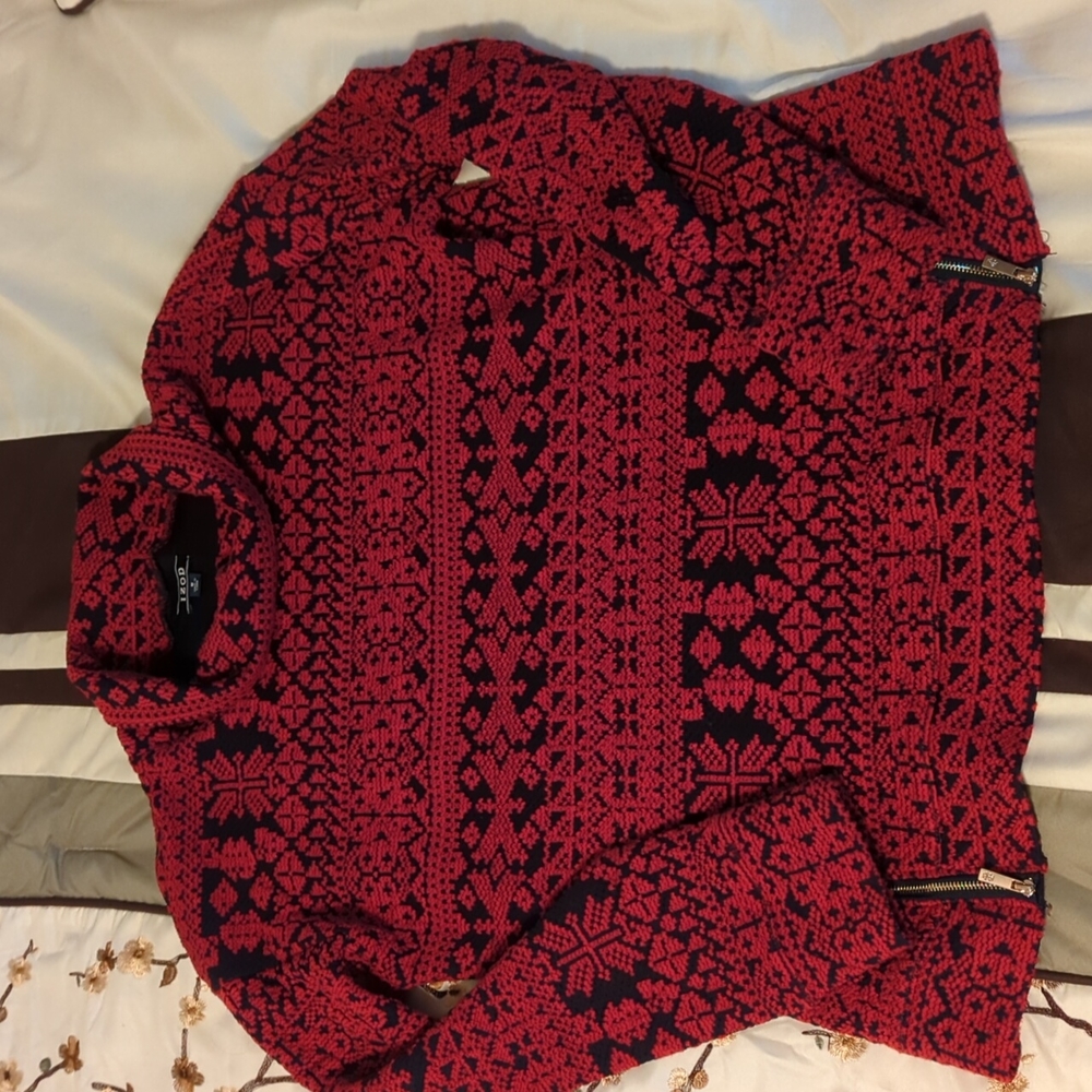 Izod blue and red cowl neck tunic